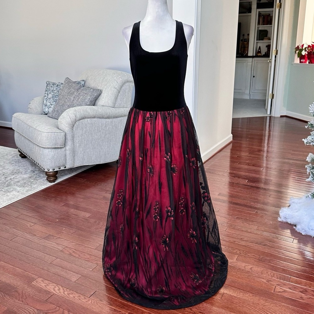 Vintage Patra Black Velour Top Red Skirt Elegant‎ Feminine Floral Gown Dress